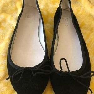 Ballet flats in black velvet